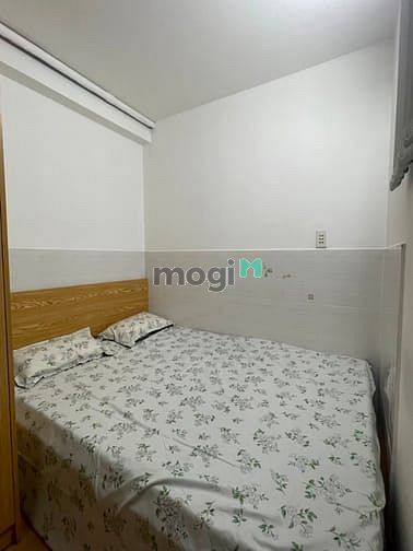 Hình ảnh Cho thuê Studio 2 phòng ngủ có sân thoáng mát trên đường Bạch Mã, Quận