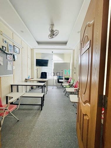 Hình ảnh Nhà ngay CMT8- Q3- DT 26m2- 4PN-4WC