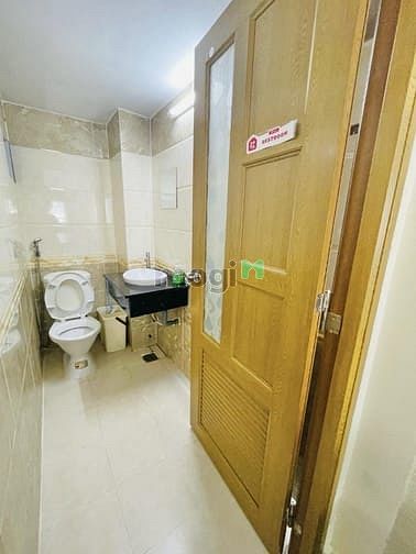 Hình ảnh Nhà ngay CMT8- Q3- DT 26m2- 4PN-4WC