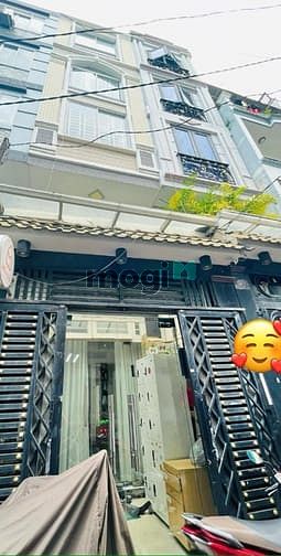 Hình ảnh Nhà ngay CMT8- Q3- DT 26m2- 4PN-4WC