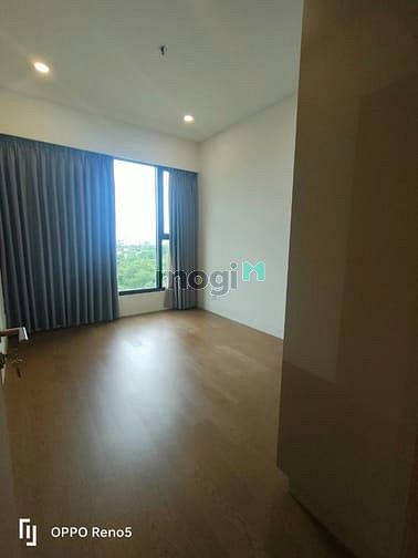 Hình ảnh Chính chủ cho thuê 3PN full nội thất thang máy riêng tại The River