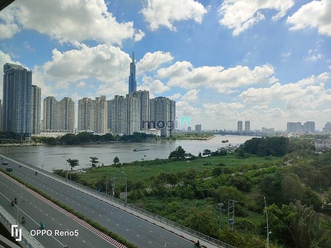 Hình ảnh Chính chủ cho thuê 3PN full nội thất thang máy riêng tại The River
