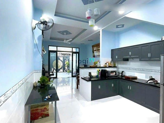 Hình ảnh Nhà 1 trệt 2 lầu đường số 6 Long Bình