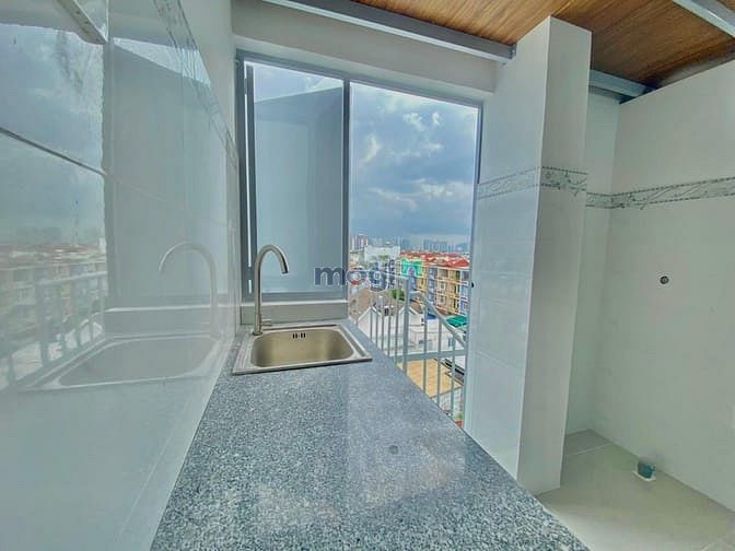 Hình ảnh Duplex bancol mặt tiền đường Tây Hoà ngay ngã tư MK