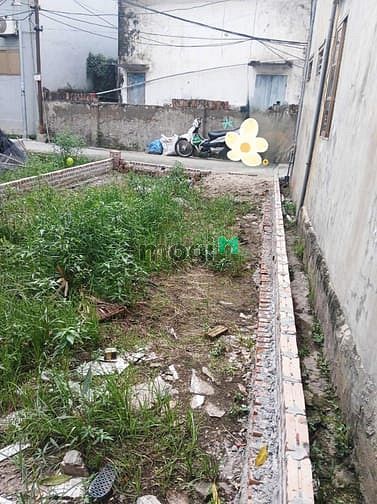 Hình ảnh Ngã tư Nhổn, ĐN Công Nghiệp đất đẹp vuông, dt42m, mt4m chỉ 3.3 tỷ.