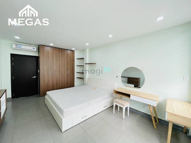 Hình ảnh Chính Chủ Cho Thuê Studio Full Nội Thất Cửa Sổ lớn Gần Sân Bay