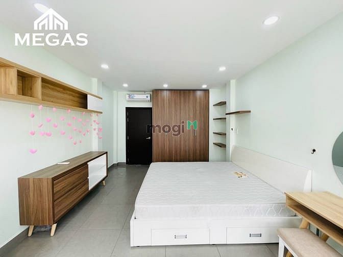 Hình ảnh Chính Chủ Cho Thuê Studio Full Nội Thất Cửa Sổ lớn Gần Sân Bay