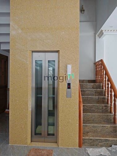 Hình ảnh Biệt thự dát vàng ngay chợ Phước bình có thang máy