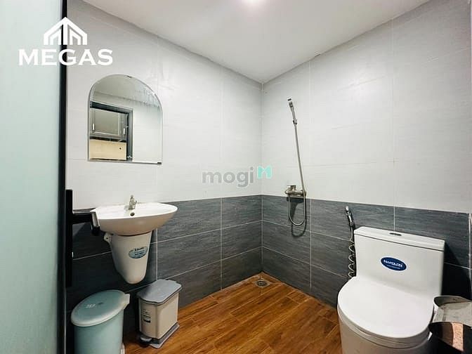 Hình ảnh Studio Full Nội Thất Cửa Sổ Thoáng Ngay Dương Quảng Hàm