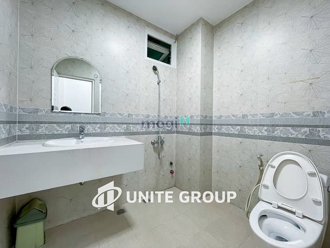 Hình ảnh Phòng Cửa Sổ Lớn Bạch Đằng Gần Sân Bay