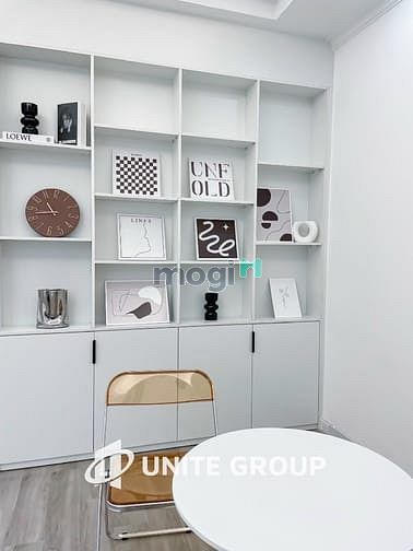 Hình ảnh Phòng Cửa Sổ Lớn Bạch Đằng Gần Sân Bay
