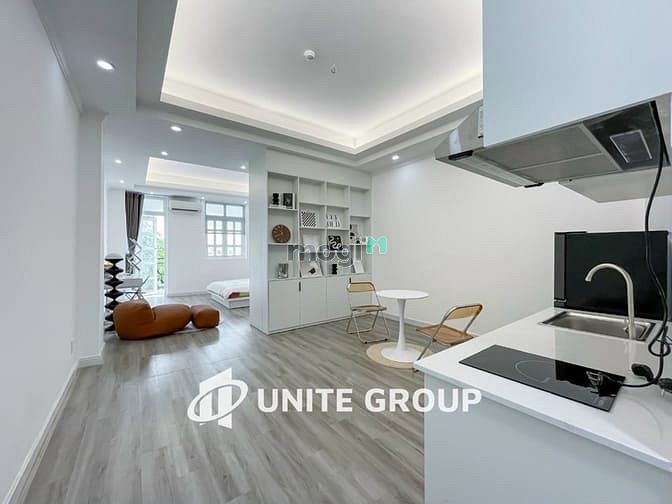 Hình ảnh Phòng Cửa Sổ Lớn Bạch Đằng Gần Sân Bay