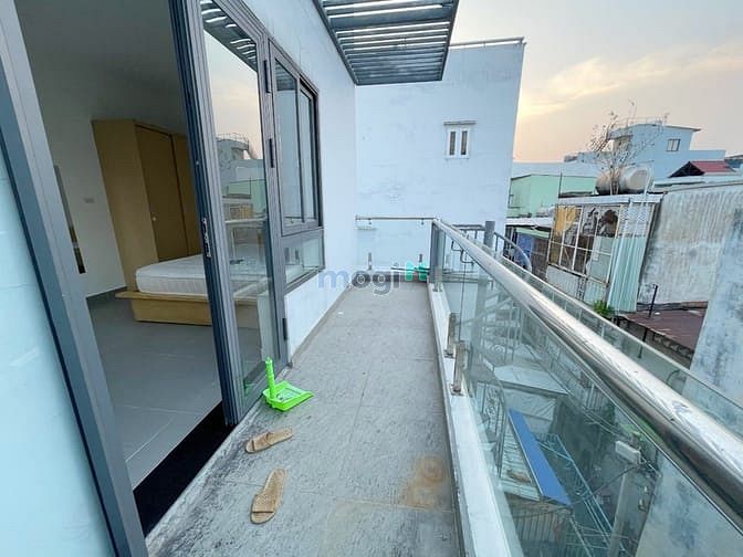 Hình ảnh Cho thuê studio ban công full nội thất Tôn Thất Thuyết Q4