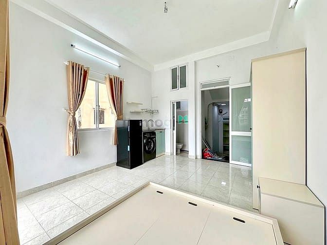 Hình ảnh Căn Hộ Ban Công Riêng Đầy Đủ Nội Thất Ngay Bành Văn Trân