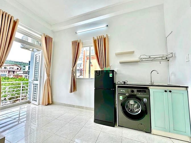 Hình ảnh Căn Hộ Ban Công Riêng Đầy Đủ Nội Thất Ngay Bành Văn Trân
