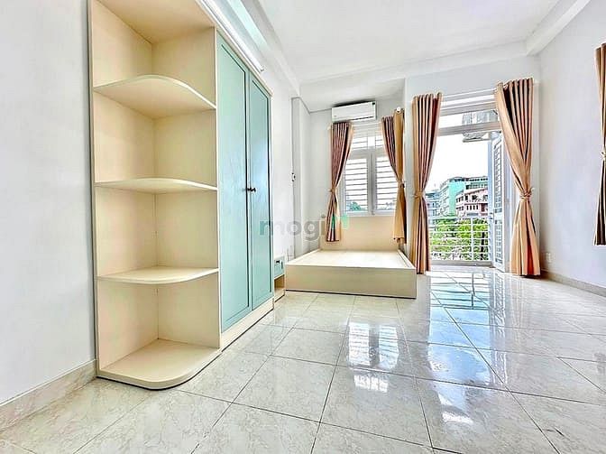 Hình ảnh Căn Hộ Ban Công Riêng Đầy Đủ Nội Thất Ngay Bành Văn Trân