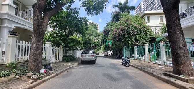 Hình ảnh Cho thuê biệt thự đơn lập Mỹ Văn 1 ,Phú Mỹ Hưng, Q7 hcm