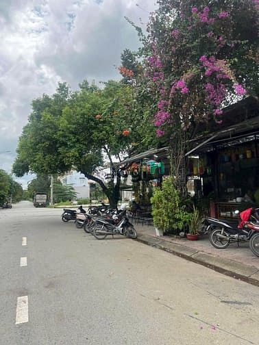 Hình ảnh Đất đường 102 ngay chợ nhỏ Lê văn việt