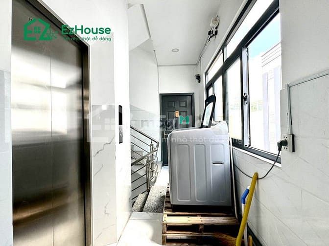 Hình ảnh Cửa sổ trời sẵn máy lạnh ngay aeon