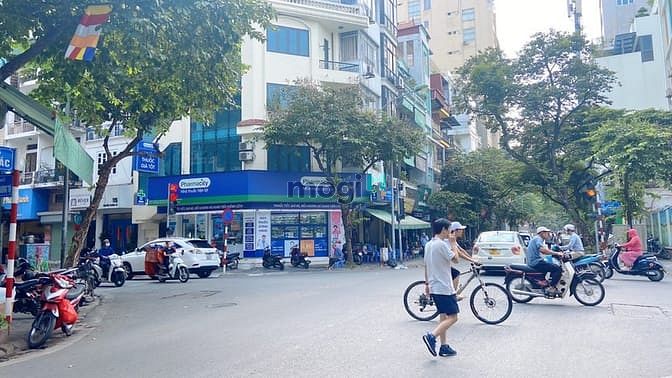 Hình ảnh Cho thuê căn góc siêu đắc địa mặt phố Cửa Bắc - Ba Đình