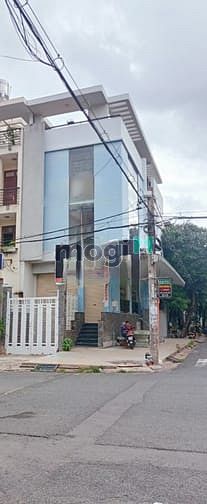 Hình ảnh Cho thuê căn góc 2mt có hầm. DT 4,5x18