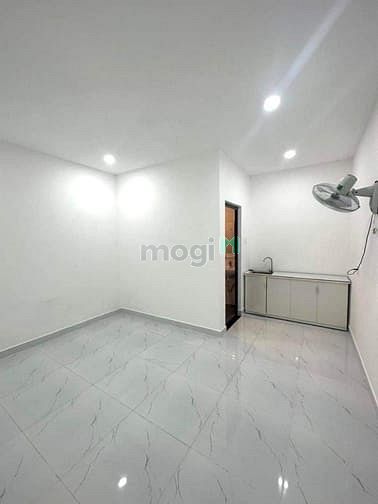 Hình ảnh Studio Cao Cấp Ít Phòng Ngay Tân Sơn Nhì