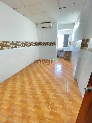Hình ảnh Phòng Sẵn Máy Lạnh Ngay Ngã Tư Gò Mây