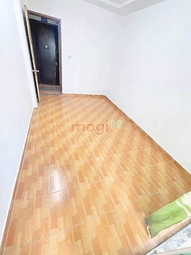 Hình ảnh Phòng Sẵn Máy Lạnh Ngay Ngã Tư Gò Mây