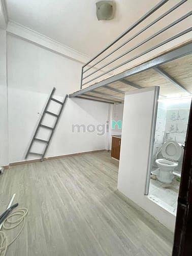 Hình ảnh Phòng Sẵn Máy Lạnh Ngay Âu Cơ - Văn Hiến