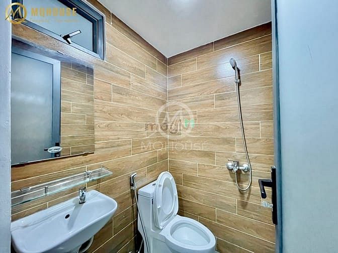 Hình ảnh Mb6623 nạp rút nhanh chóng studio Khuông Việt cửa sổ lớn Gần đầm sen