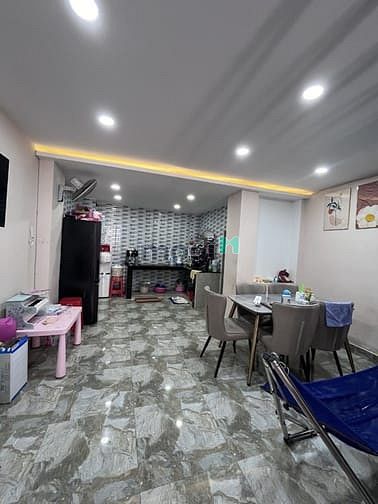 Hình ảnh 55m2 - 3 tầng 3pn - sát mặt tiền - gần sân bay