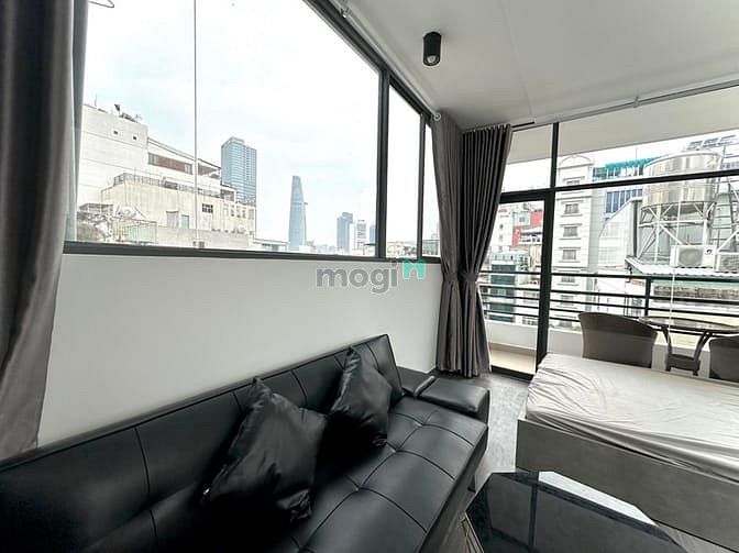 Hình ảnh Cho thuê studio có ban công siêu mát trên đường Lê Thánh Tôn, Quận 1