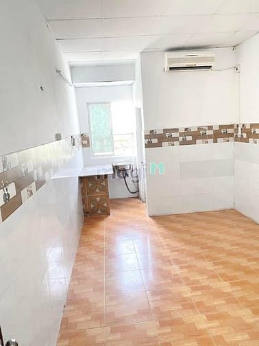 Hình ảnh Phòng Sẵn Máy Lạnh Ngay Ngã Tư Gò Mây