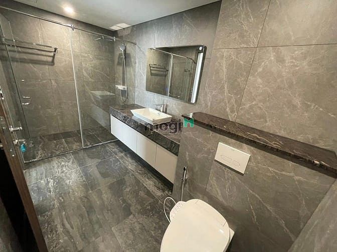 Hình ảnh SUNSHINE DIAMOND RIVER Quận 7 2PN2WC 136m2 NTCB Giá chỉ 13.5 triệu