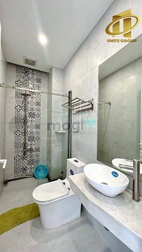 Hình ảnh Studio Bancon Thang máy Trần Hưng Đạo Q1