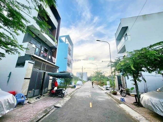 Hình ảnh Đất SHR thổ cư 82m2 HXH 7m thông, TX33, gần Cao Đẳng Điện Lực Q.12