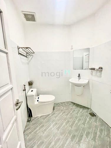 Hình ảnh Căn Hộ Duplex Đối Diện Sân Bay Tân Sơn Nhất Cửa Sổ Trời Rộng Thoáng