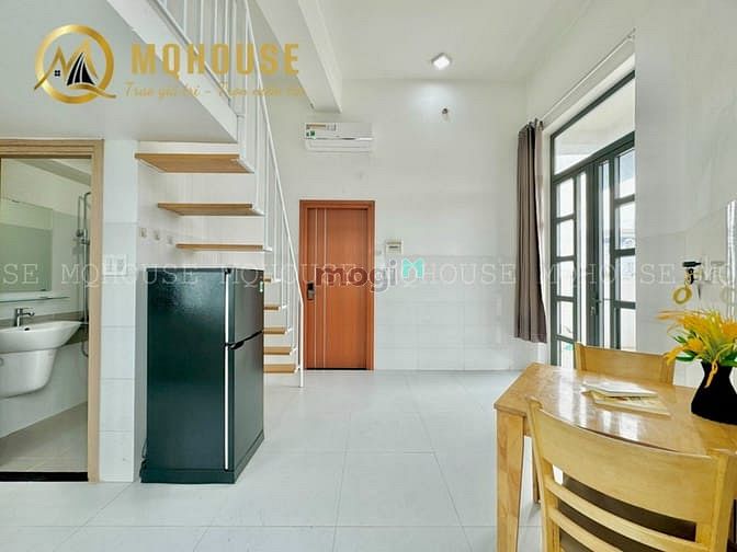 Hình ảnh Căn Duplex 2pn tách biệt balcony gần Ngã Tư Bảy Hiền quận Tân Bình