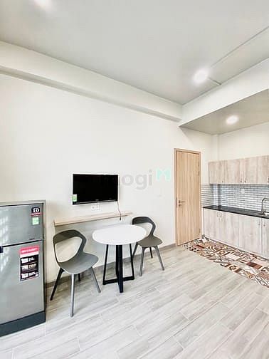 Hình ảnh Cho thuê studio có ban công trên đường Trần Quang Diệu, Quận 3