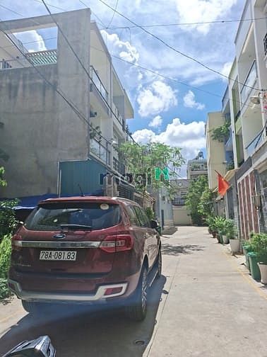Hình ảnh Bán Nhà MT đường xe Hơi- Vincom Lê Văn Việt