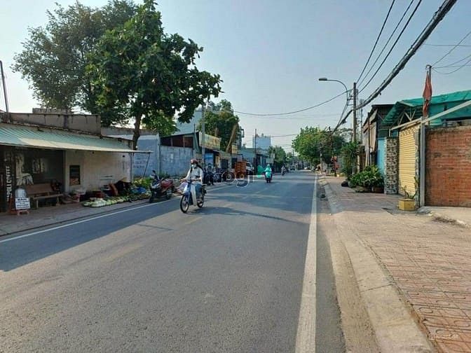 Hình ảnh Bán gấp lô đất giá chỉ gần 5 triệu/1m2 thổ cư sổ hồng riêng