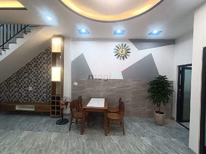 Hình ảnh Bán nhà Lê Văn Thịnh, quận 2 chỉ 3 tỷ hơn 4pn 5wc sổ hồng riêng