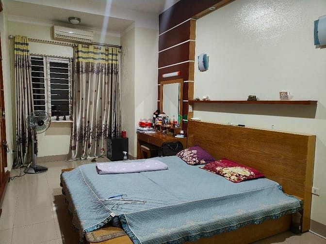 Hình ảnh Siêu Phẩm, Cầu Đơ 5, Trước Nhà Container Đỗ, Thang máý chờ