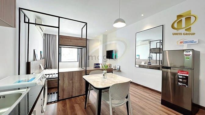 Hình ảnh Cho thuê Studio tách bếp, máy giặt riêng, cửa sổ lớn gần phố Bùi Viện