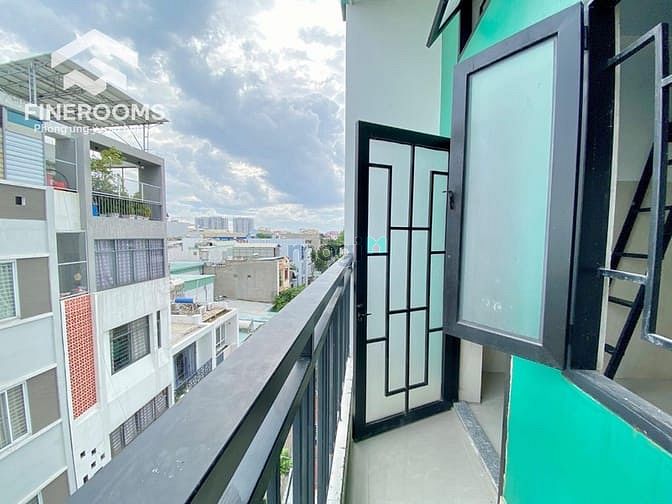 Hình ảnh Căn Hộ Ban Công Riêng Mới Xây (100%) Ngay Hoàng Hoa Thám
