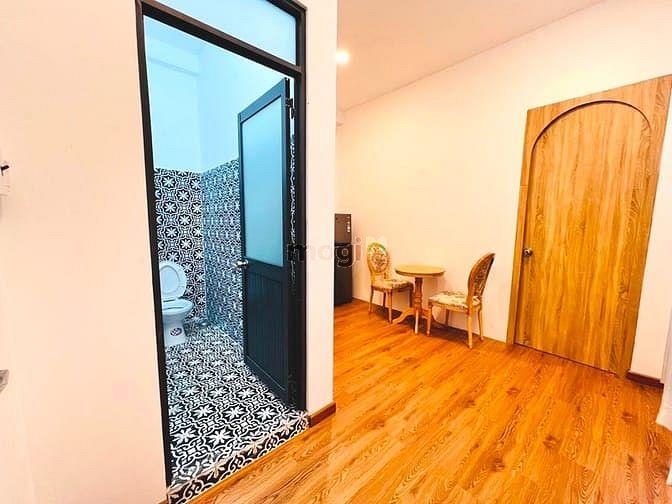 Hình ảnh Căn Hộ 1 Phòng Ngủ Ban Công, Ngay cầu Khánh Hộ, PĐB Q1