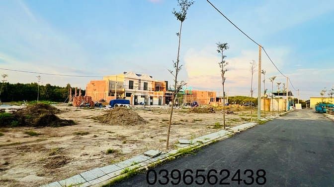 Hình ảnh cần bán lô đất giá rẻ thổ cư sổ riêng gần cầu Bạch Đằng 2