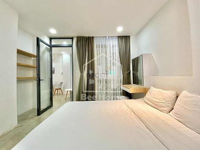 Hình ảnh Cho Thuê Căn Hộ Full Nội Thất Cửa Sổ Lớn Tách Bếp