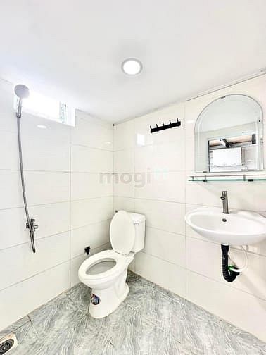 Hình ảnh Cho thuê Duplex ngay Lê Văn Huân, phường 13, Tân Bình