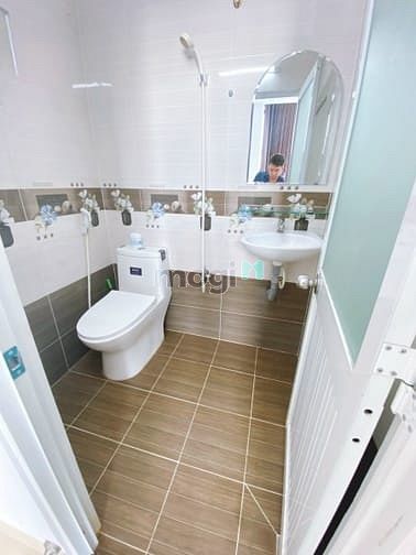 Hình ảnh Trống sẵn chdv full nội thất ngay sát quận 10